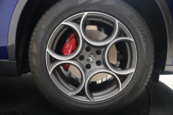 New 2022 Alfa Romeo Stelvio Ti for sale $45,900 at Bentley Greenwich in Greenwich CT 06830 28