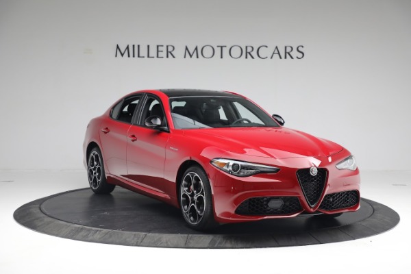 Used 2022 Alfa Romeo Giulia Veloce for sale $29,900 at Bentley Greenwich in Greenwich CT 06830 11