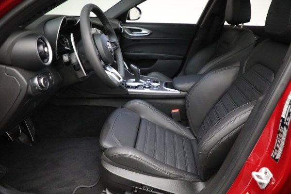 Used 2022 Alfa Romeo Giulia Veloce for sale $29,900 at Bentley Greenwich in Greenwich CT 06830 14