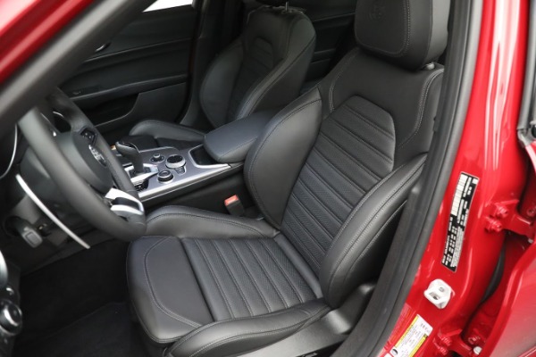 Used 2022 Alfa Romeo Giulia Veloce for sale $29,900 at Bentley Greenwich in Greenwich CT 06830 15