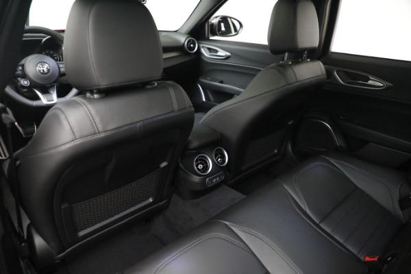 Used 2022 Alfa Romeo Giulia Veloce for sale $29,900 at Bentley Greenwich in Greenwich CT 06830 19