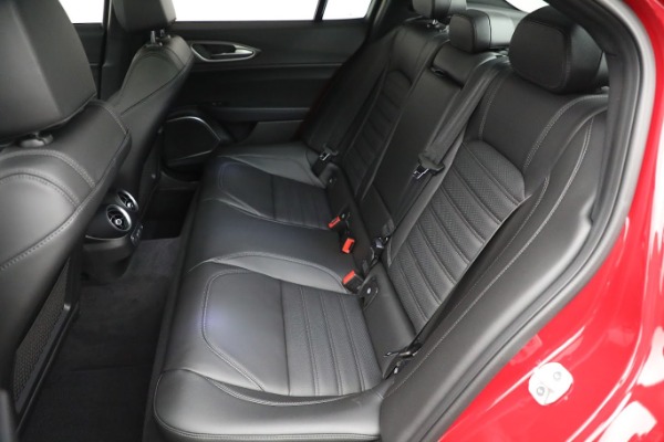 Used 2022 Alfa Romeo Giulia Veloce for sale $29,900 at Bentley Greenwich in Greenwich CT 06830 20