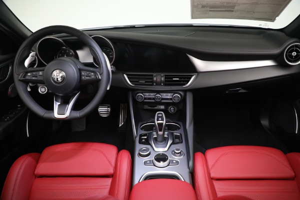 New 2022 Alfa Romeo Giulia Veloce for sale Sold at Bentley Greenwich in Greenwich CT 06830 16