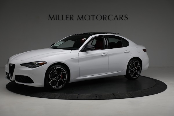 New 2022 Alfa Romeo Giulia Veloce for sale Sold at Bentley Greenwich in Greenwich CT 06830 2