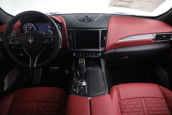New 2022 Maserati Levante Trofeo for sale $164,316 at Bentley Greenwich in Greenwich CT 06830 18