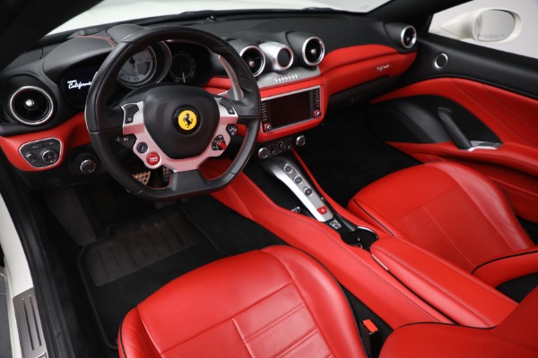 Used 2015 Ferrari California T for sale Sold at Bentley Greenwich in Greenwich CT 06830 19