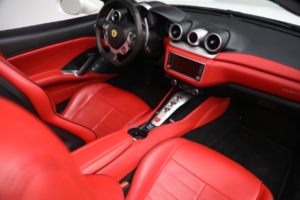 Used 2015 Ferrari California T for sale Sold at Bentley Greenwich in Greenwich CT 06830 23