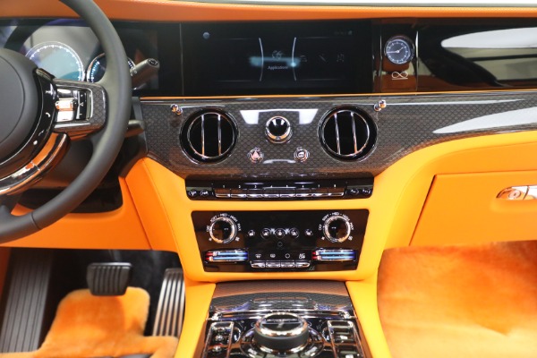Used 2022 Rolls-Royce Ghost Black Badge for sale $394,900 at Bentley Greenwich in Greenwich CT 06830 26
