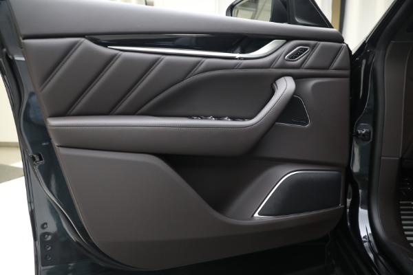 New 2022 Maserati Levante Modena for sale Sold at Bentley Greenwich in Greenwich CT 06830 17