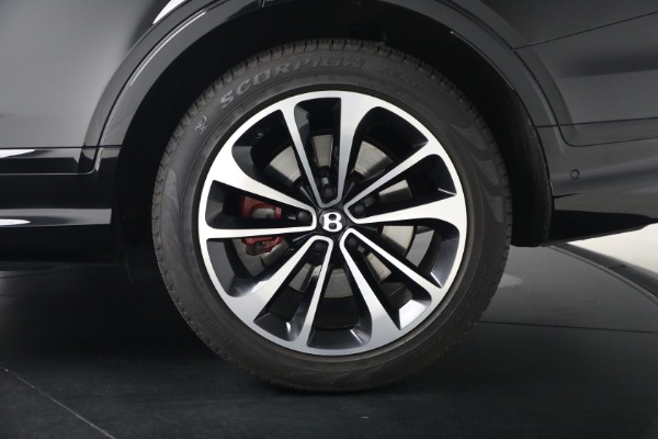 Used 2022 Bentley Bentayga V8 for sale $137,900 at Bentley Greenwich in Greenwich CT 06830 14