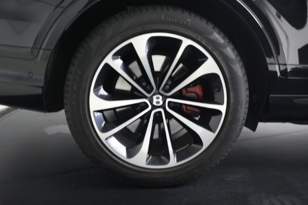Used 2022 Bentley Bentayga V8 for sale $137,900 at Bentley Greenwich in Greenwich CT 06830 15