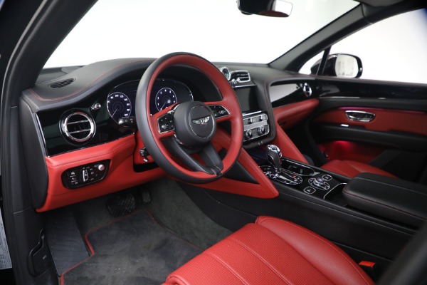 Used 2022 Bentley Bentayga V8 for sale $137,900 at Bentley Greenwich in Greenwich CT 06830 19