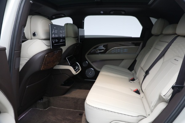 New 2023 Bentley Bentayga EWB Azure for sale $302,995 at Bentley Greenwich in Greenwich CT 06830 18