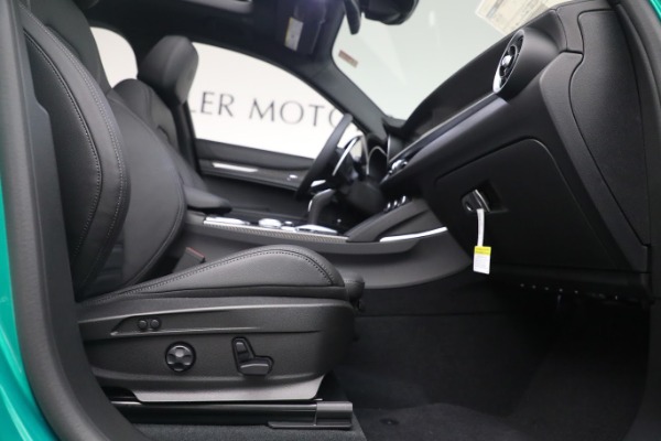 New 2022 Alfa Romeo Stelvio Quadrifoglio for sale $79,290 at Bentley Greenwich in Greenwich CT 06830 17