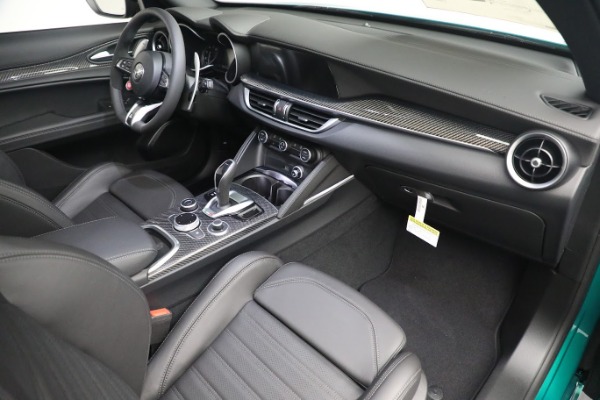 New 2022 Alfa Romeo Stelvio Quadrifoglio for sale $79,290 at Bentley Greenwich in Greenwich CT 06830 18