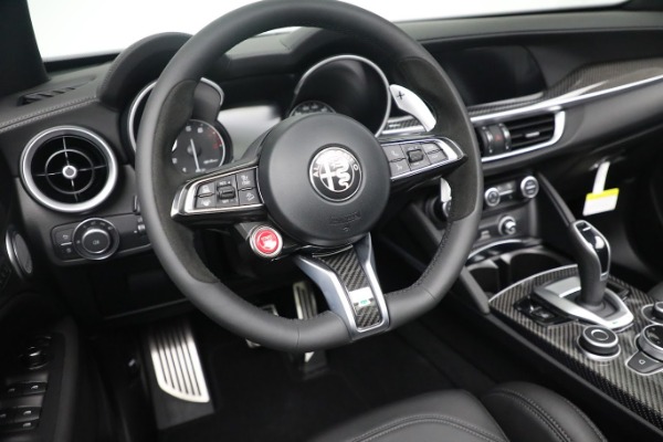 New 2022 Alfa Romeo Stelvio Quadrifoglio for sale $79,290 at Bentley Greenwich in Greenwich CT 06830 28