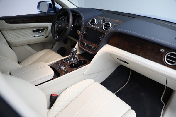 Used 2018 Bentley Bentayga W12 Signature for sale $129,900 at Bentley Greenwich in Greenwich CT 06830 20