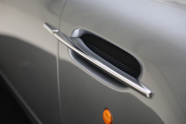 Used 2003 Aston Martin V12 Vanquish for sale $99,900 at Bentley Greenwich in Greenwich CT 06830 28
