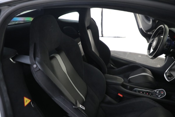Used 2019 McLaren 570S for sale $187,900 at Bentley Greenwich in Greenwich CT 06830 26