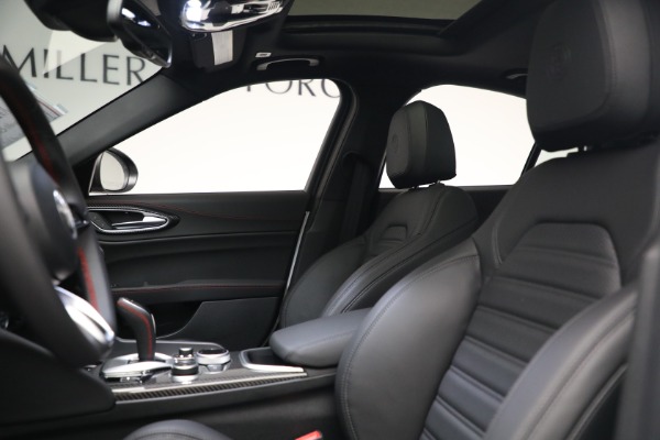 New 2023 Alfa Romeo Giulia Estrema for sale $55,610 at Bentley Greenwich in Greenwich CT 06830 10