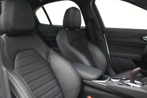 New 2023 Alfa Romeo Giulia Estrema for sale $55,610 at Bentley Greenwich in Greenwich CT 06830 14
