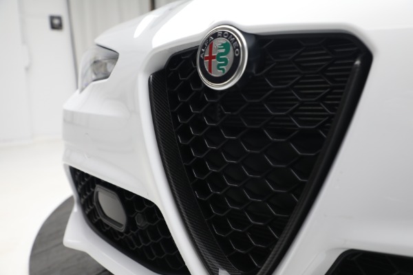 New 2023 Alfa Romeo Giulia Estrema for sale $55,610 at Bentley Greenwich in Greenwich CT 06830 18