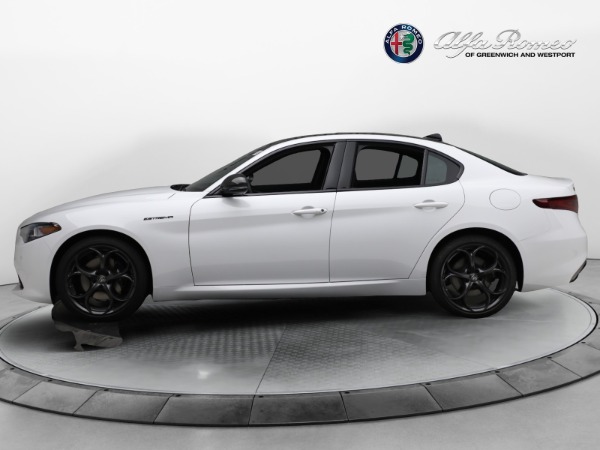 New 2023 Alfa Romeo Giulia Estrema for sale $55,610 at Bentley Greenwich in Greenwich CT 06830 3