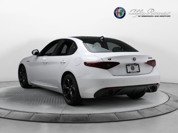 New 2023 Alfa Romeo Giulia Estrema for sale $55,610 at Bentley Greenwich in Greenwich CT 06830 5