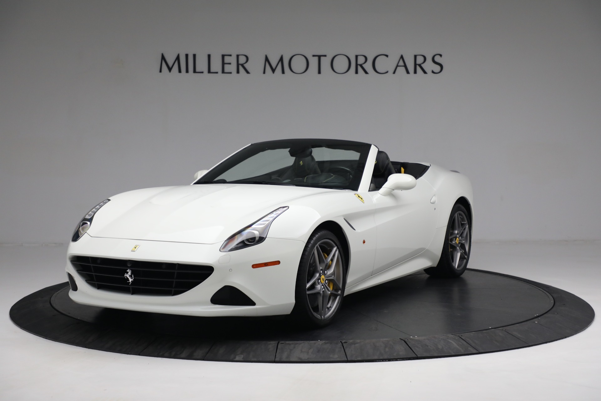 Used 2015 Ferrari California T for sale $157,900 at Bentley Greenwich in Greenwich CT 06830 1