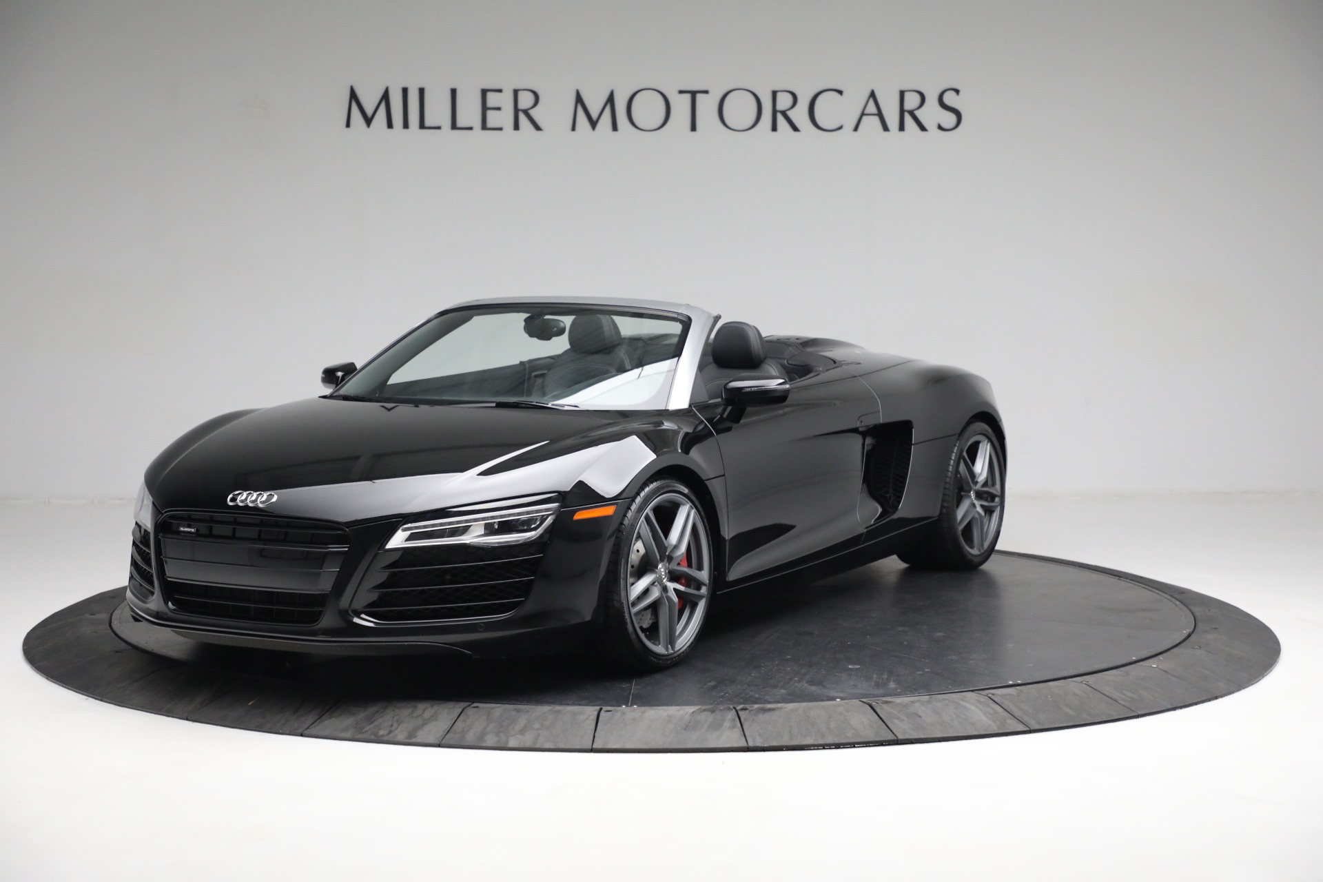 Used 2015 Audi R8 4.2 quattro Spyder for sale $109,900 at Bentley Greenwich in Greenwich CT 06830 1