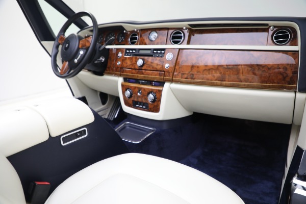 Used 2011 Rolls-Royce Phantom Drophead Coupe for sale $209,900 at Bentley Greenwich in Greenwich CT 06830 24