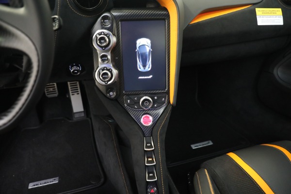 New 2022 McLaren 720S Spider Performance for sale Call for price at Bentley Greenwich in Greenwich CT 06830 25