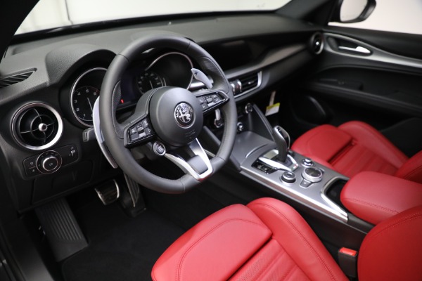 New 2022 Alfa Romeo Stelvio Veloce for sale $55,605 at Bentley Greenwich in Greenwich CT 06830 13