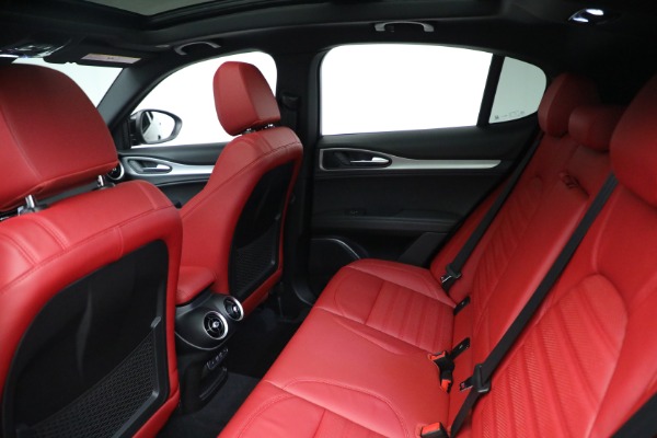 New 2022 Alfa Romeo Stelvio Veloce for sale $55,605 at Bentley Greenwich in Greenwich CT 06830 19