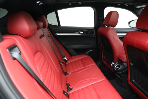 New 2022 Alfa Romeo Stelvio Veloce for sale $55,605 at Bentley Greenwich in Greenwich CT 06830 25