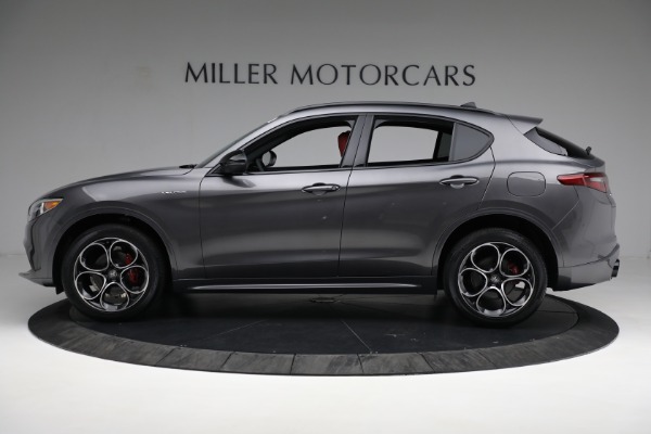 New 2022 Alfa Romeo Stelvio Veloce for sale $55,605 at Bentley Greenwich in Greenwich CT 06830 4
