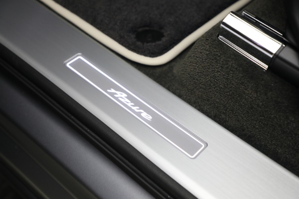 New 2023 Bentley Bentayga V8 Azure for sale $263,320 at Bentley Greenwich in Greenwich CT 06830 15