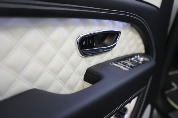 New 2023 Bentley Bentayga V8 Azure for sale $263,320 at Bentley Greenwich in Greenwich CT 06830 27