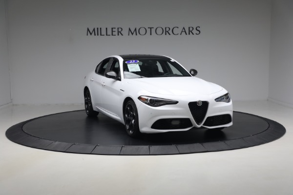 Used 2023 Alfa Romeo Giulia Estrema for sale $32,900 at Bentley Greenwich in Greenwich CT 06830 11