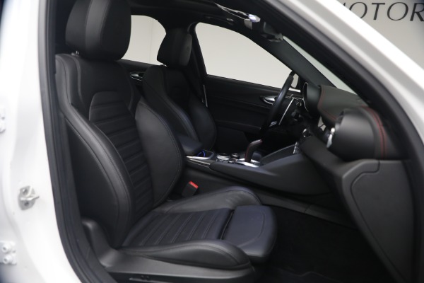 Used 2023 Alfa Romeo Giulia Estrema for sale $32,900 at Bentley Greenwich in Greenwich CT 06830 15