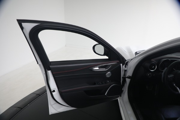Used 2023 Alfa Romeo Giulia Estrema for sale $32,900 at Bentley Greenwich in Greenwich CT 06830 23
