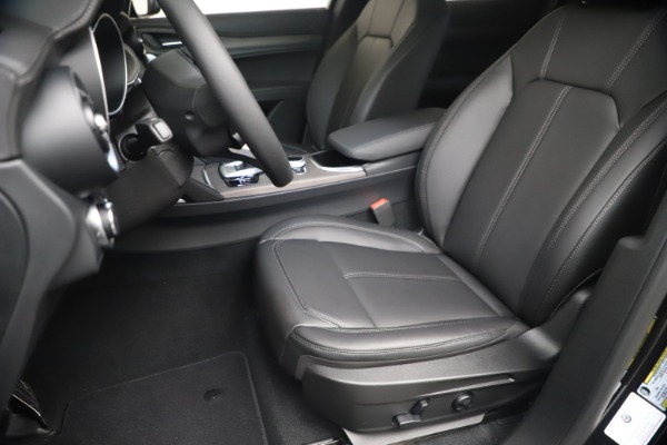New 2023 Alfa Romeo Stelvio Ti for sale $58,505 at Bentley Greenwich in Greenwich CT 06830 15
