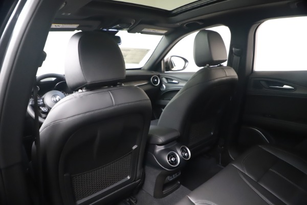 New 2023 Alfa Romeo Stelvio Ti for sale $58,505 at Bentley Greenwich in Greenwich CT 06830 20