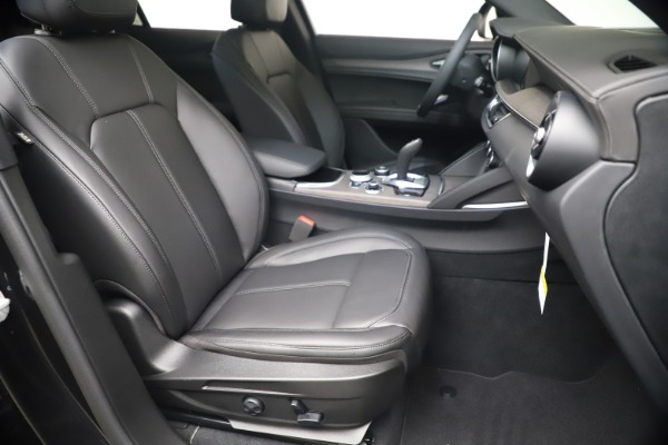 New 2023 Alfa Romeo Stelvio Ti for sale $58,505 at Bentley Greenwich in Greenwich CT 06830 23