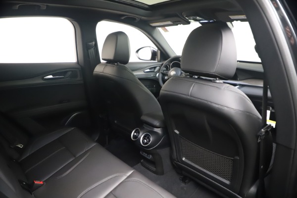 New 2023 Alfa Romeo Stelvio Ti for sale $58,505 at Bentley Greenwich in Greenwich CT 06830 26