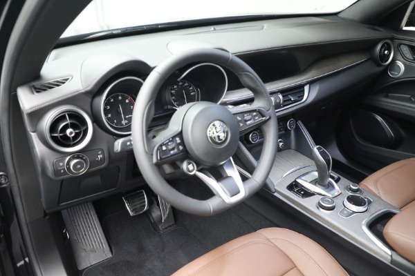 New 2023 Alfa Romeo Stelvio Ti for sale $59,255 at Bentley Greenwich in Greenwich CT 06830 16