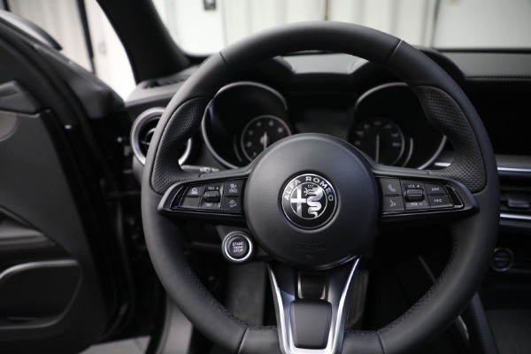 New 2023 Alfa Romeo Stelvio Ti for sale $59,255 at Bentley Greenwich in Greenwich CT 06830 18