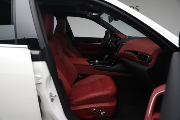 New 2023 Maserati Levante GT for sale $102,135 at Bentley Greenwich in Greenwich CT 06830 18