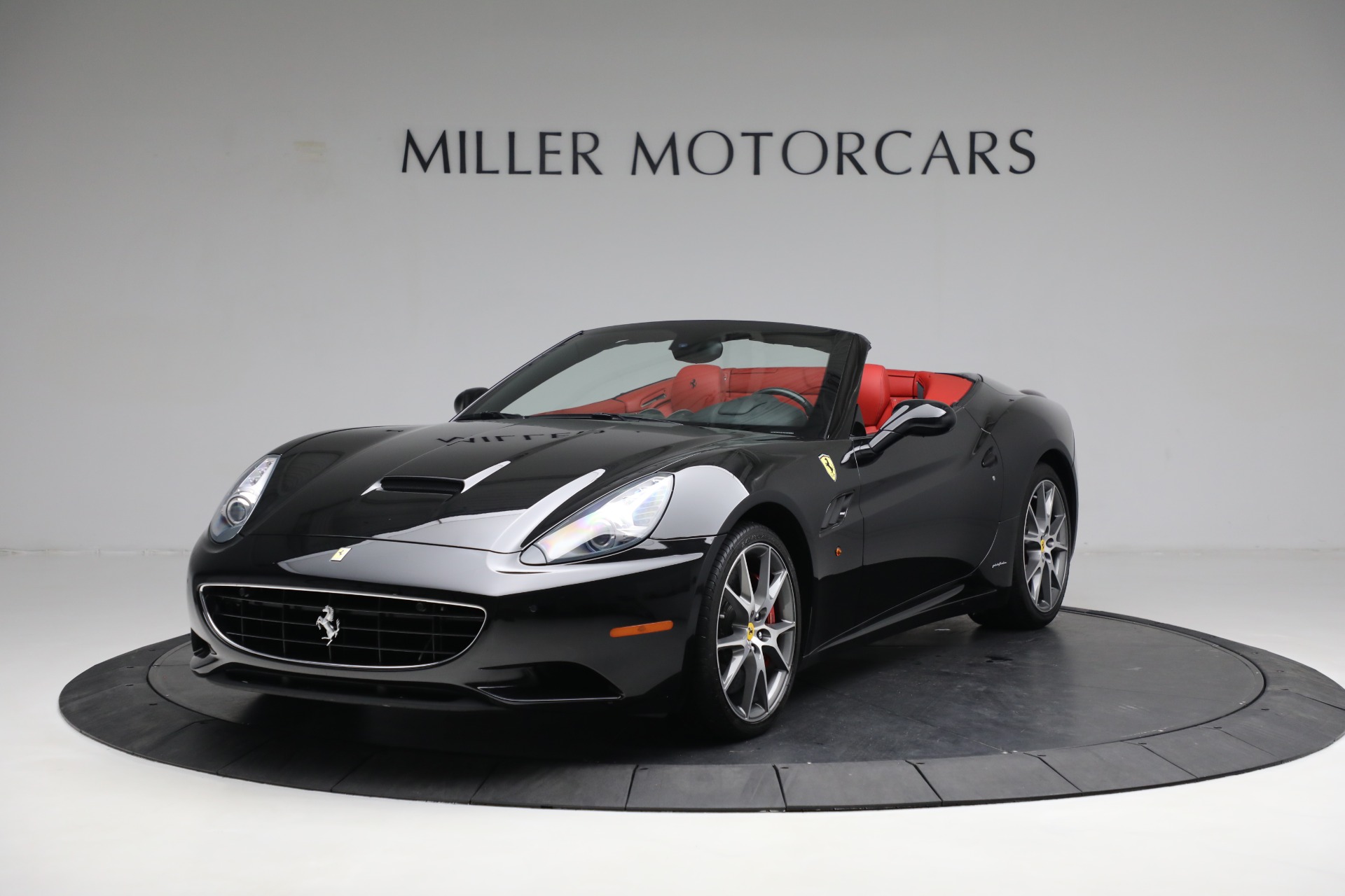 Used 2013 Ferrari California 30 for sale Sold at Bentley Greenwich in Greenwich CT 06830 1