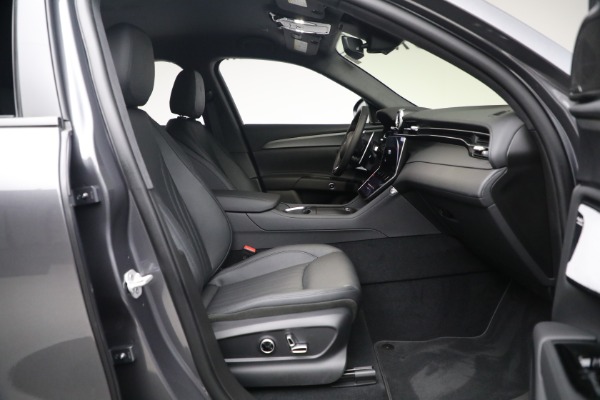 New 2023 Maserati Grecale GT for sale $56,285 at Bentley Greenwich in Greenwich CT 06830 15